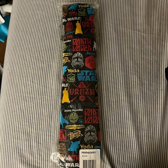 Star Wars tie - Picture 1 of 2